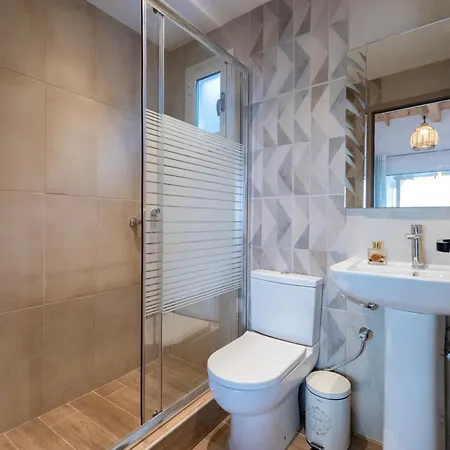 Giota * Néos Marmarás